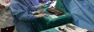 O demonstrație cu un aparat de excepție în lumea neurochirurgiei